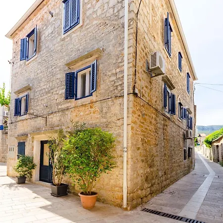 Center Jelsa